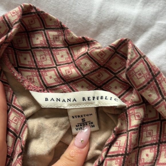 Banana Republic Sleeveless Tie Neck Blouse | Geo Print | Size S - Picture 2 of 6